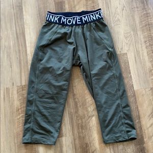 Hunter Green Capri Leggings - Workout Essential